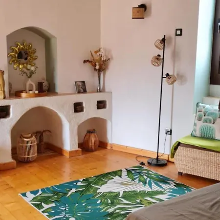 Semesterbostad Maison Casa Maria